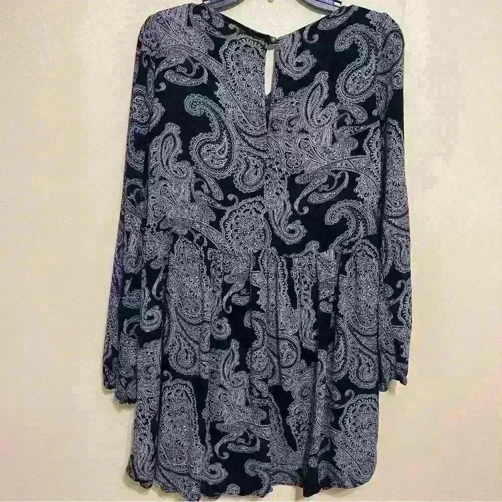 Xhilaration A Line Dress Black White Paisley Long Sleeve Short V Neck Womens M - Picture 3 of 11